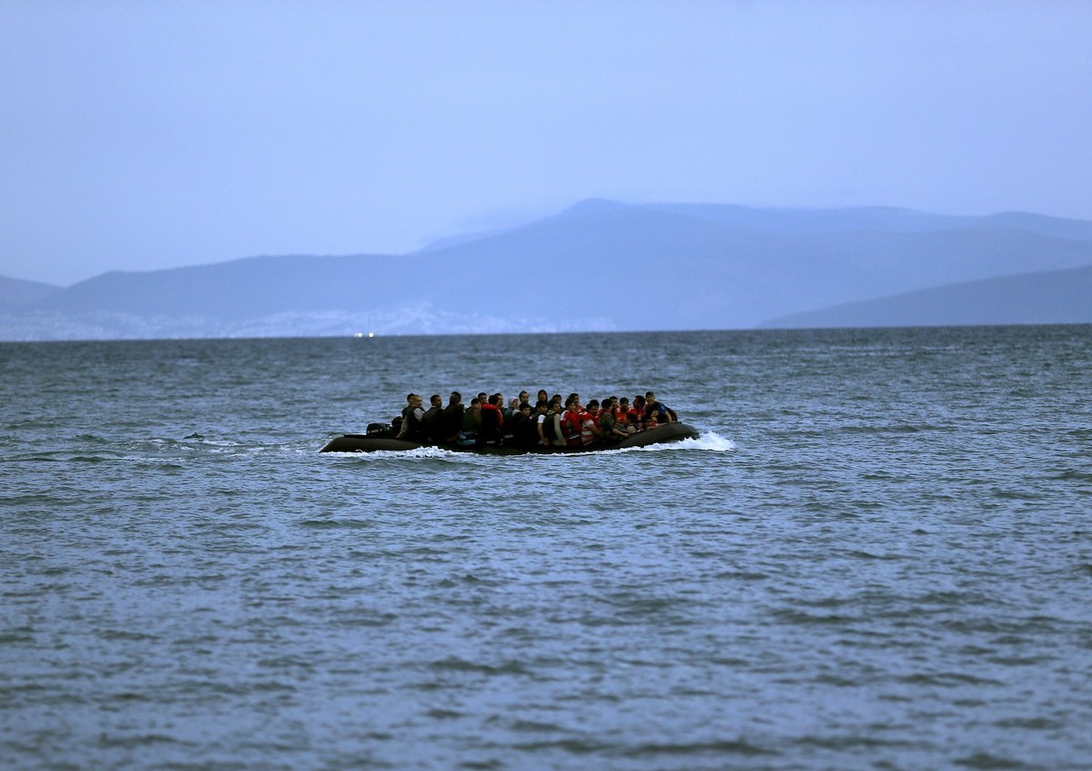 Θάλασσα νεκρών το Αιγαίο – 16 πρόσφυγες πνίγηκαν μέσα σε λίγες ώρες