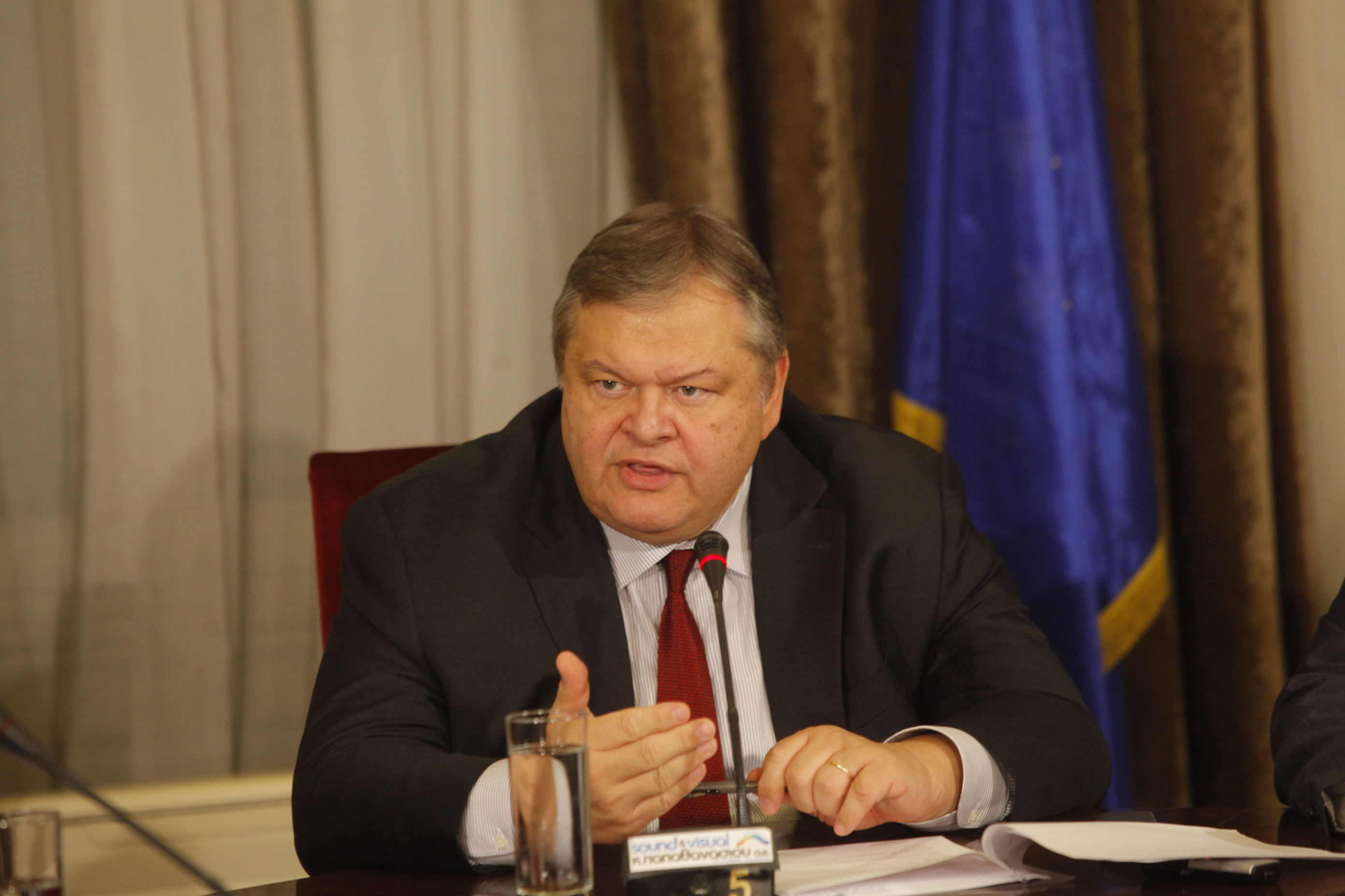 Βενιζέλος για Κριμαία: “Η εφαρμογή κυρώσεων είναι μήνυμα αποφασιστικότητας της ΕΕ”