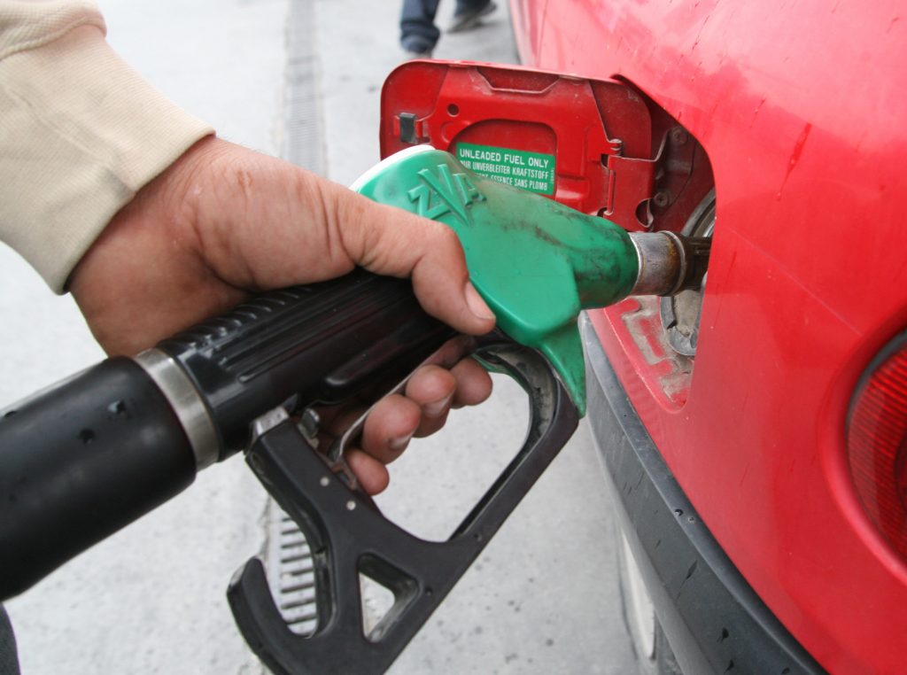 Που θα βρείτε την φτηνότερη και που, την ακριβότερη βενζίνη…