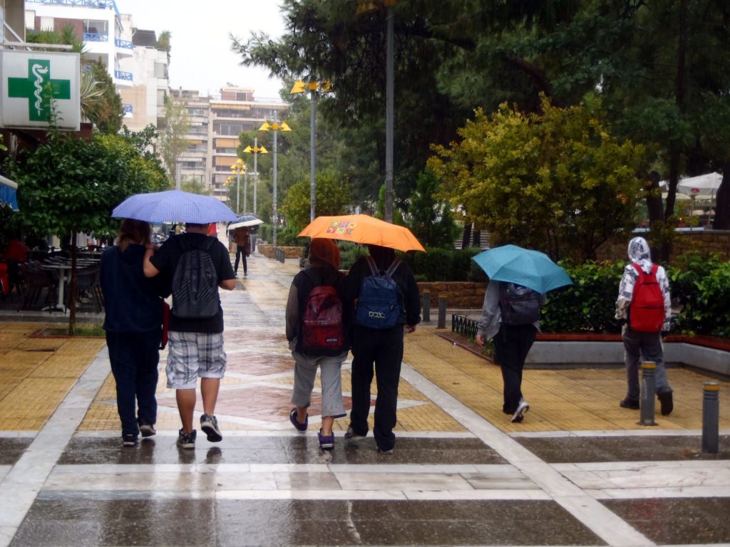 Πέφτει η θερμοκρασία, ενισχύονται οι βορειάδες στο Αιγαίο