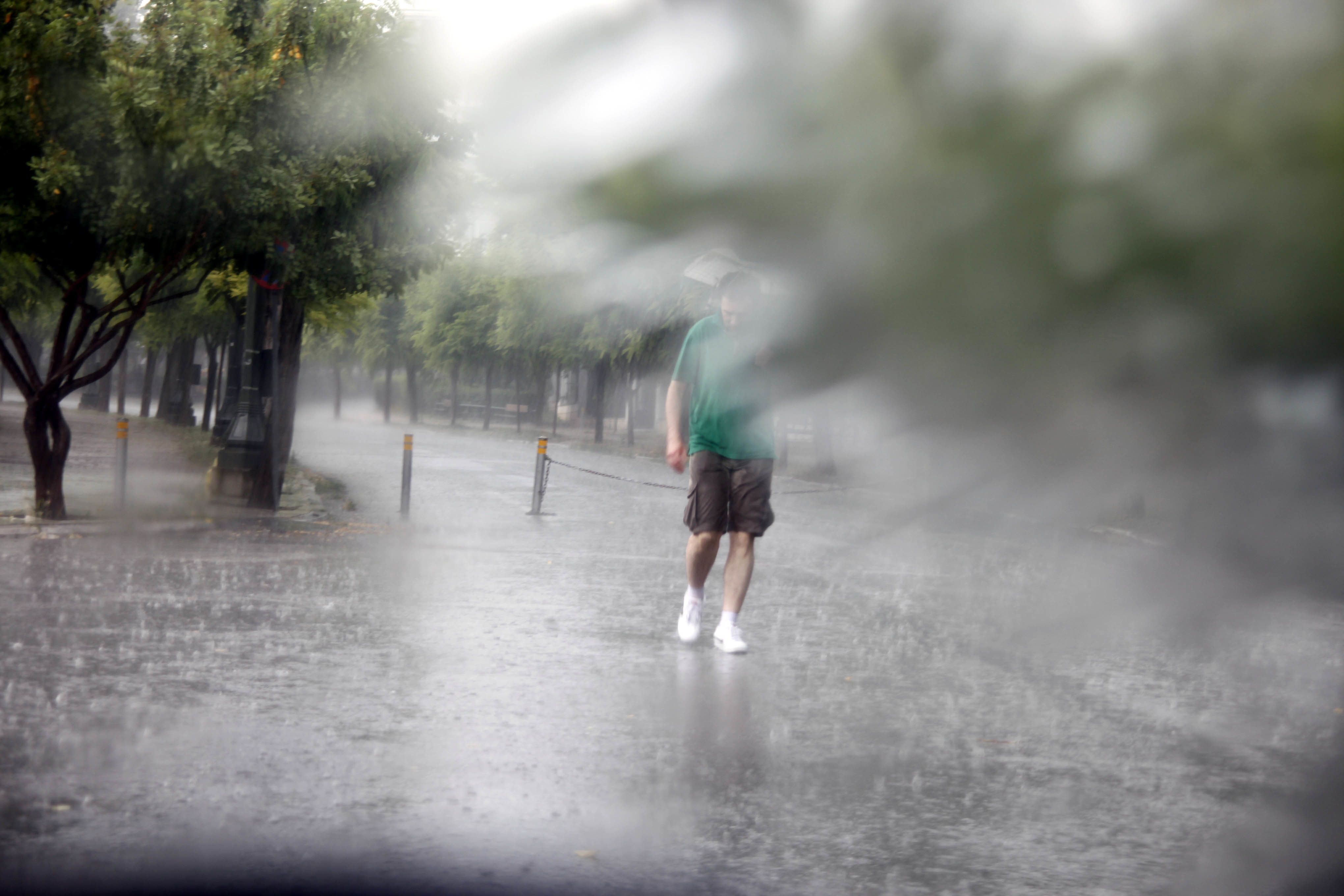 Βροχές, καταιγίδες και… πτώση της θερμοκρασίας – Αναλυτική πρόγνωση του καιρού