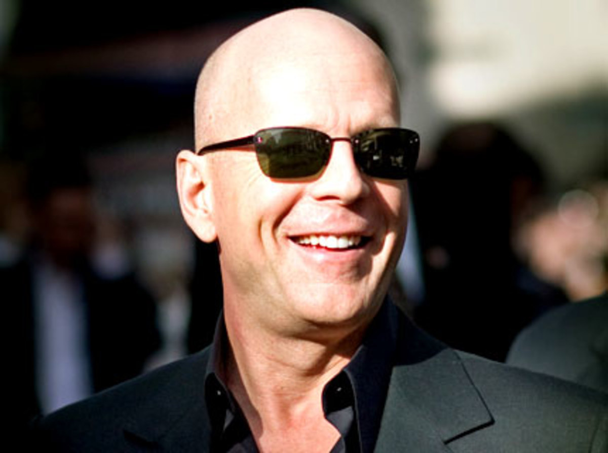 Ο Bruce Willis έδωσε οδηγίες “πώς να σκοτώσετε έναν λύκο”