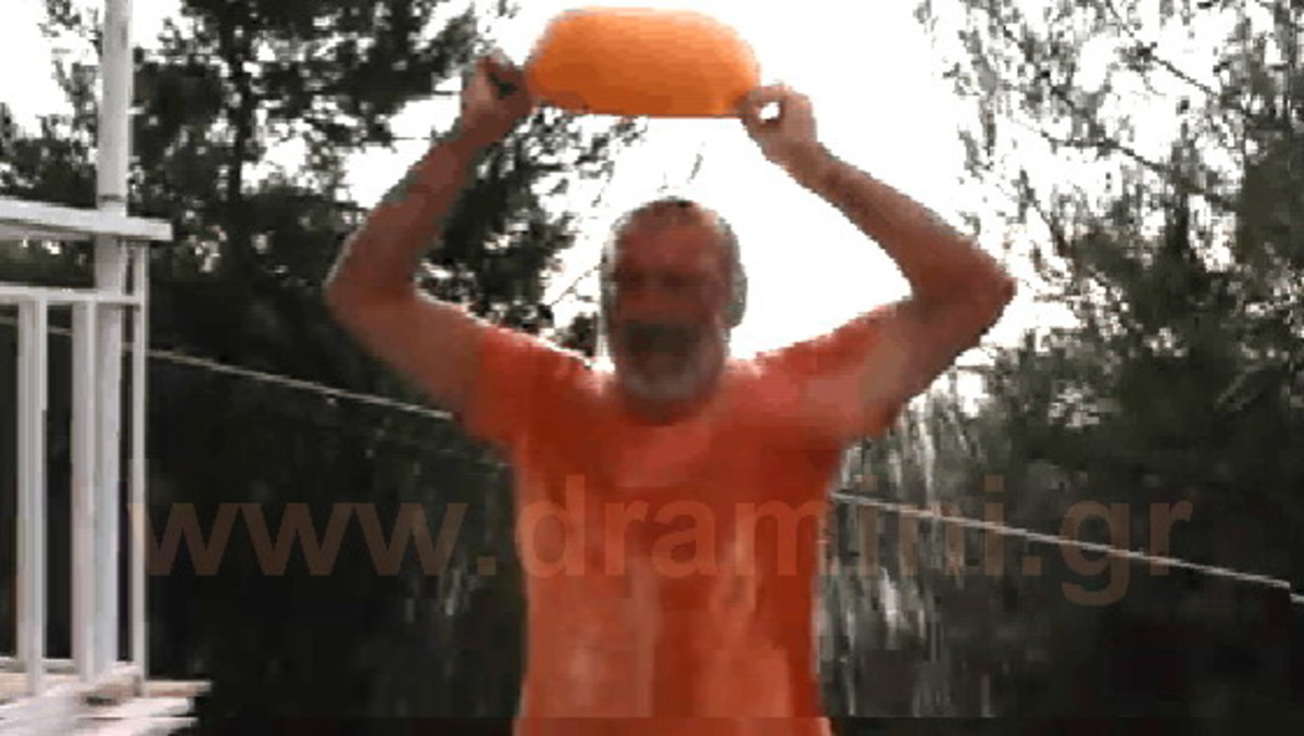 Ice Bucket Challenge και στη Δράμα – Αυτομπουγελώθηκε ο πρώην Αντιπεριφερειάρχης (VIDEO)