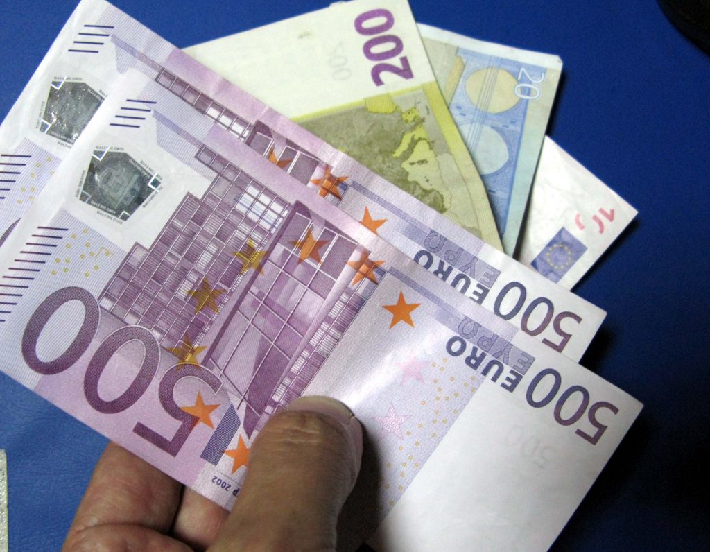 Το ΙΚΑ χάνει 25 εκατ. ευρώ επειδή καθυστερεί τις συντάξεις