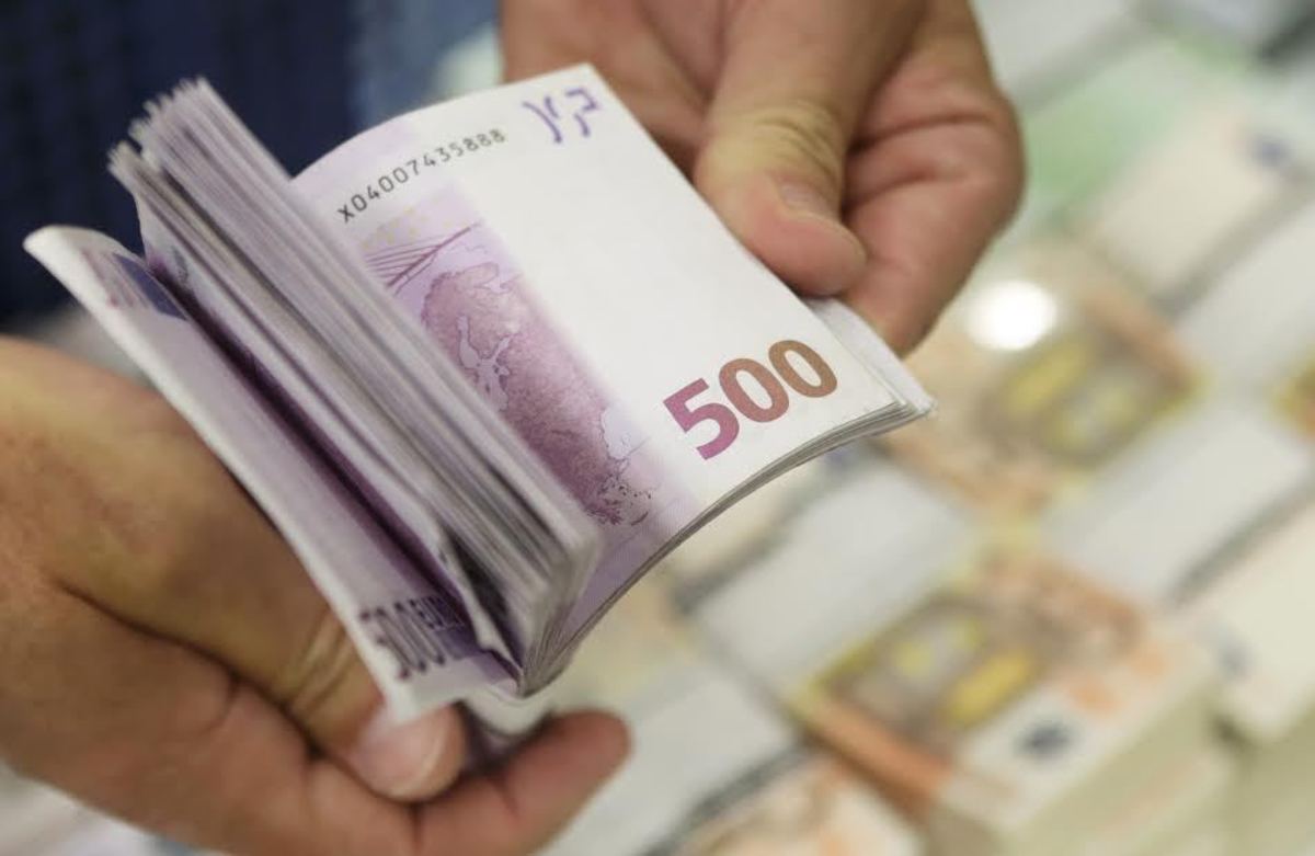 Τι θα ισχύσει τελικά με την έκπτωση του αφορολόγητου για τα εισοδήματα άνω των 20.000 ευρώ
