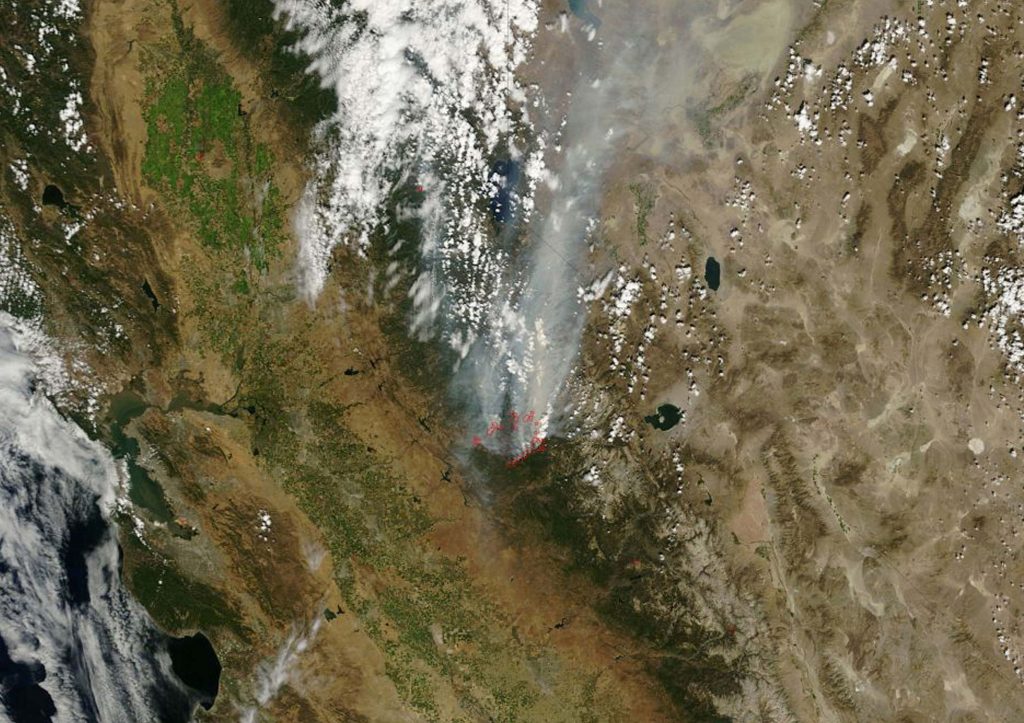 Έτσι φαίνεται η φωτιά στο Yosemite της Καλιφόρνια από το διάστημα – Συγκλονιστικές ΦΩΤΟ