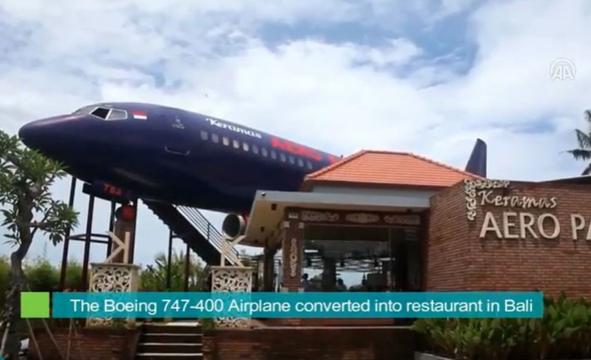 Δεν είναι αεροπλάνο! Είναι εστιατόριο στο Bali!