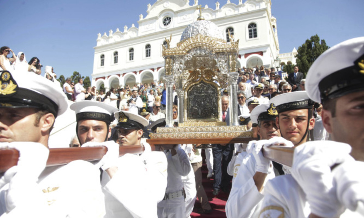 Σήμερα όλη η Ελλάδα τιμά την Παναγία