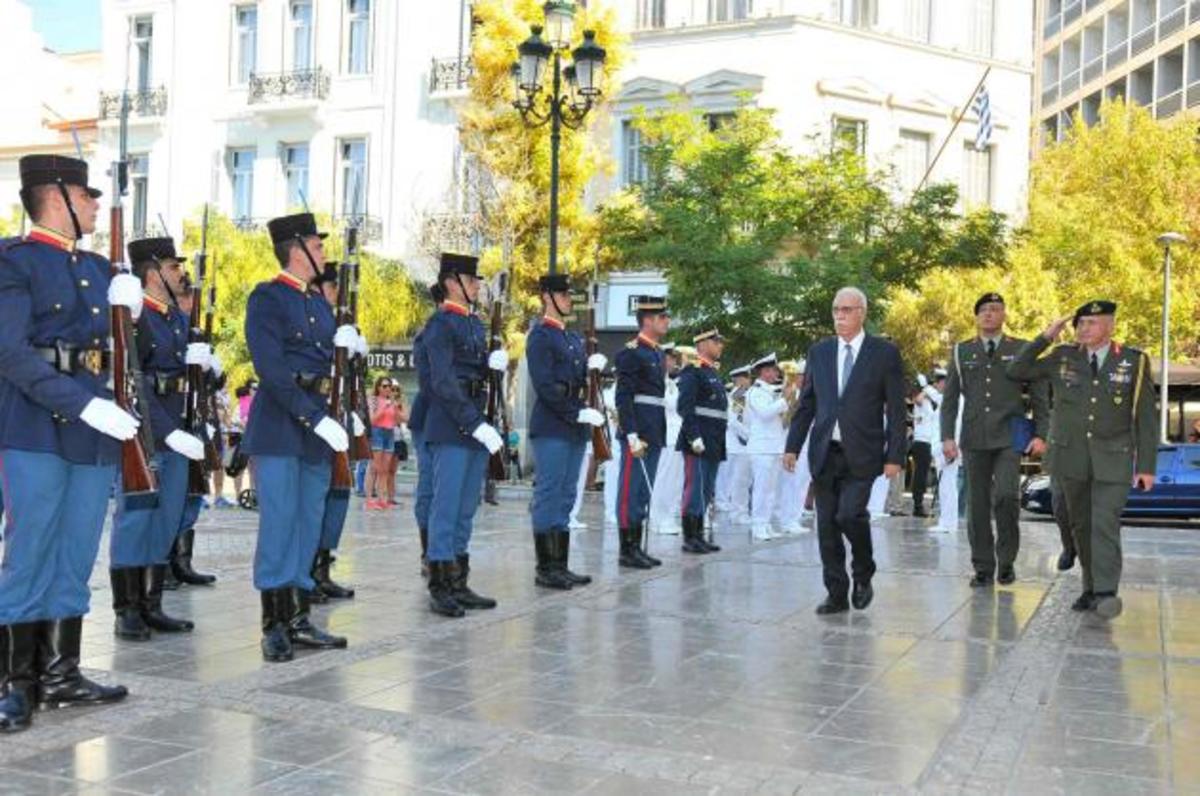 O Δημήτρης Βίτσας στην τελετή μνήμης της γενοκτονίας των Ελλήνων της Μικράς Ασίας