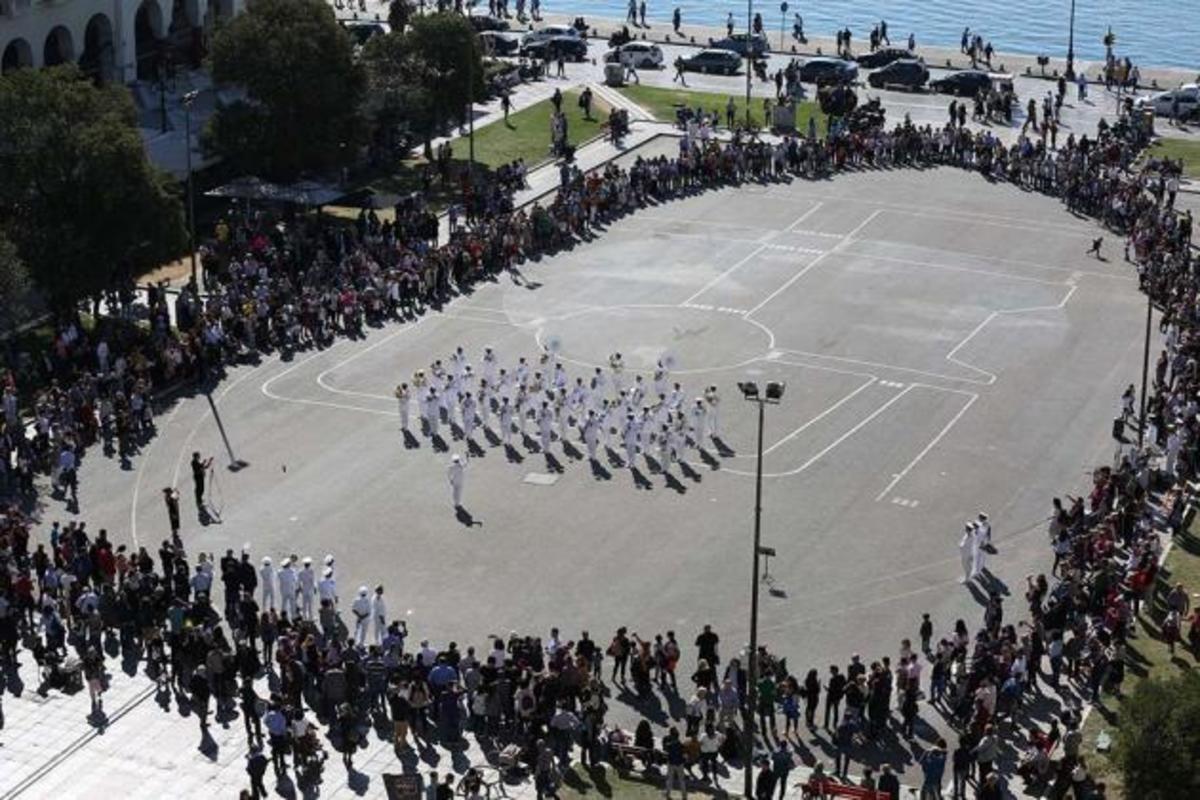 Βότσεια 2017: Η Θεσσαλονίκη “ντύθηκε” στα χρώματα του Πολεμικού Ναυτικού – Εντυπωσιακές εικόνες
