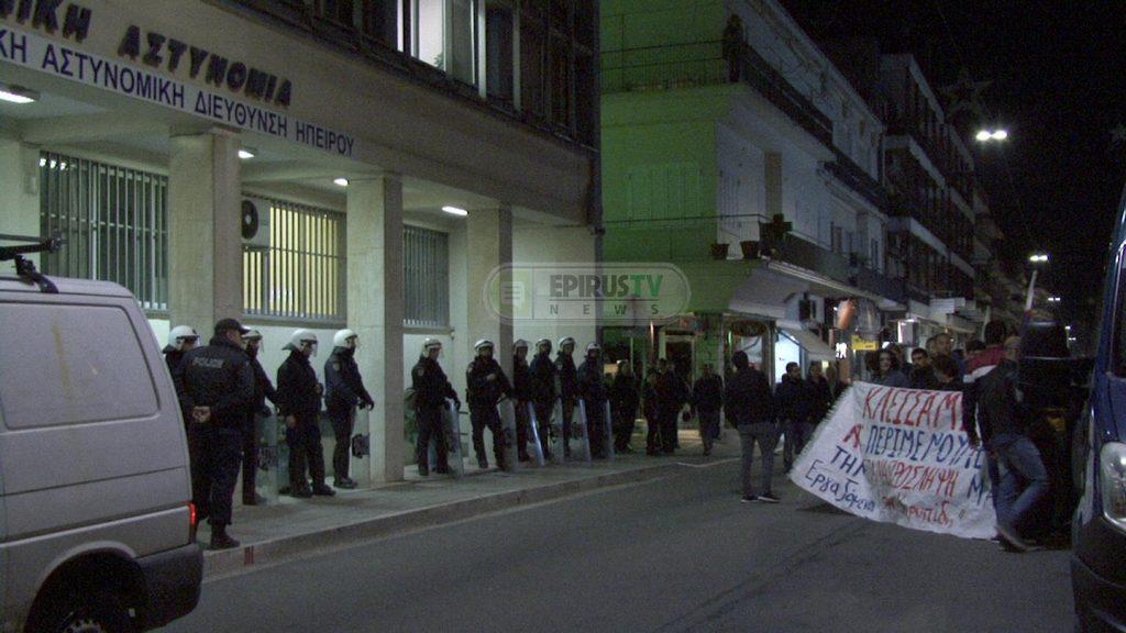 Ιωάννινα: Προσαγωγές συνδικαλιστών σε κινητοποίηση έξω από σούπερ μάρκετ