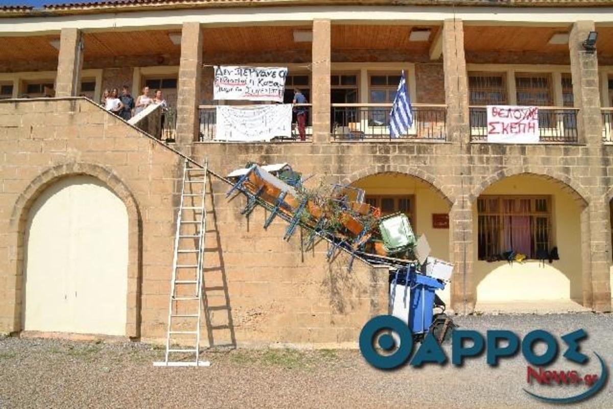 Μεσσηνία: Η κατάληψη στο σχολείο της Καρδαμύλης διχάζει – Το πρόβλημα στη στέγη, οι βροχές και οι αντιδράσεις [pics]