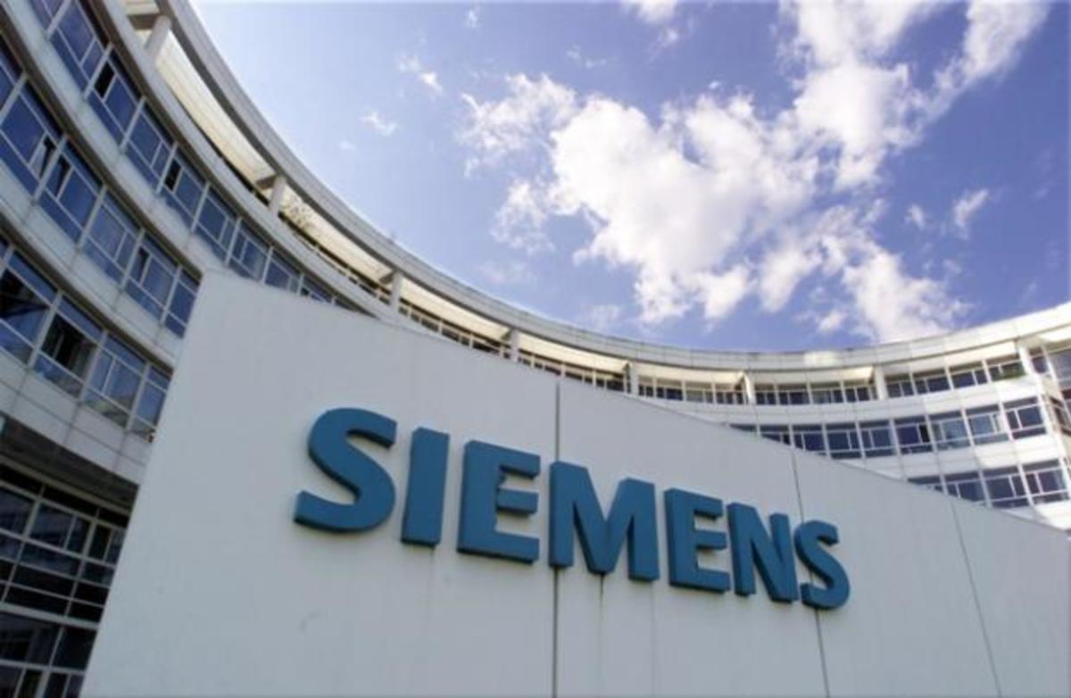 Σκάνδαλο Siemens: Ημερολόγια με συναντήσεις και γεγονότα κατέθεσε η γραμματέας του Χριστοφοράκου