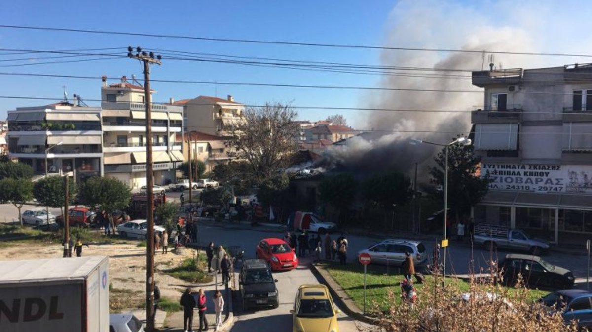 Λαμπάδιασε σπίτι στα Τρίκαλα! [pics]