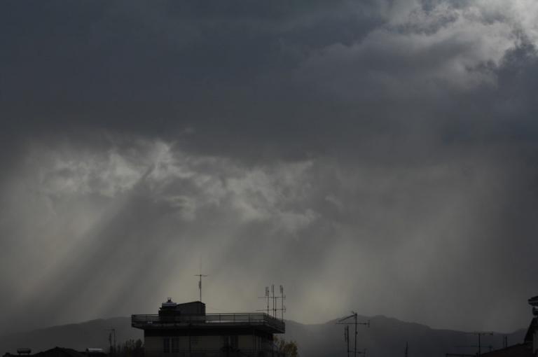 Καιρός: Βροχές, καταιγίδες και χιόνια σήμερα | Newsit.gr