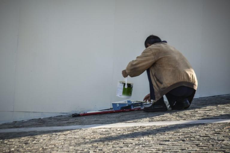 Deutsche Welle: Η κυβέρνηση «βλέπει» επιτυχία – Εγκλωβισμένοι οι εργαζόμενοι | Newsit.gr