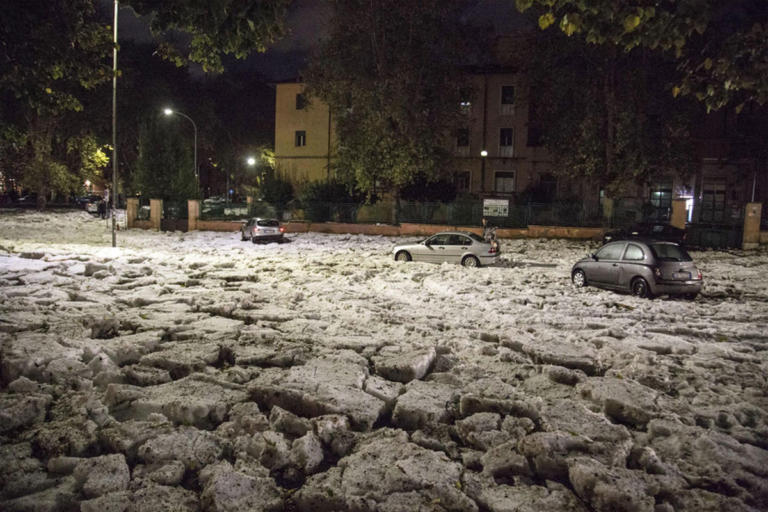 Î§Î±Î»Î±Î¶ÏŒÏ€Ï„Ï‰ÏƒÎ· Î¼Î±Î¼Î¿ÏÎ¸ ÏƒÏ„Î· Î¡ÏŽÎ¼Î· â€“ Î’Ï…Î¸Î¯ÏƒÏ„Î·ÎºÎ±Î½ Ï„Î± Ï€Î¬Î½Ï„Î± ÎºÎ¬Ï„Ï‰ Î±Ï€ÏŒ Ï„Î¿ Ï‡Î±Î»Î¬Î¶Î¹ [video] | Newsit.gr