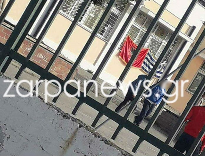 Χανιά: Λύνεται το μυστήριο με την αλβανική σημαία σε σχολείο – Κατάληψη μετά από αυτές τις εικόνες [pics]