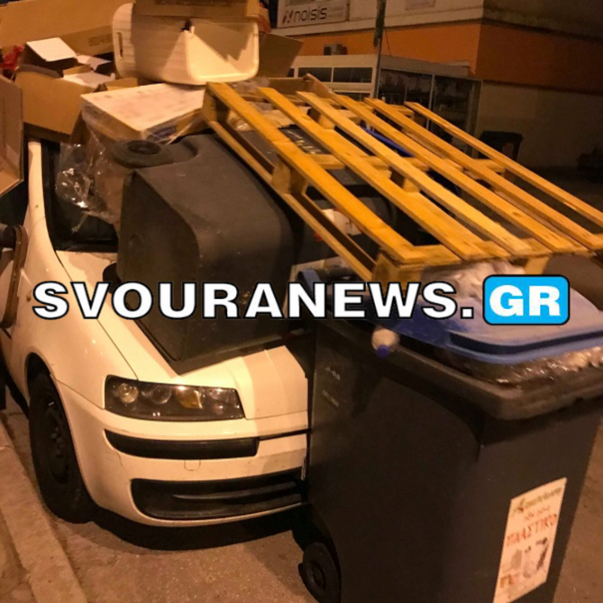 Καστοριά: Έκαναν το παρκαρισμένο αυτοκίνητο κάδο σκουπιδιών – Οι εικόνες που πάγωσαν τον οδηγό [pics]