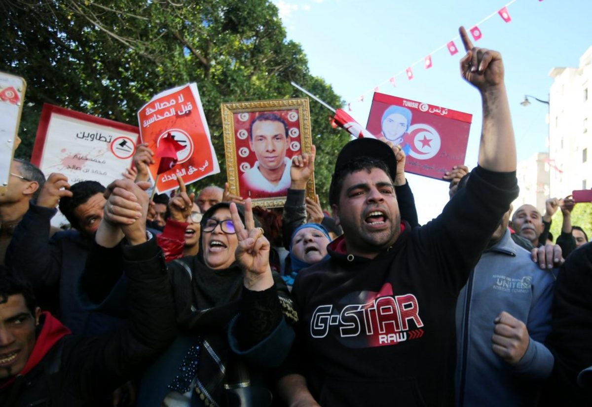 Νέες αναταραχές στην Τυνησία – Συγκρούσεις αστυνομίας και διαδηλωτών [pics]