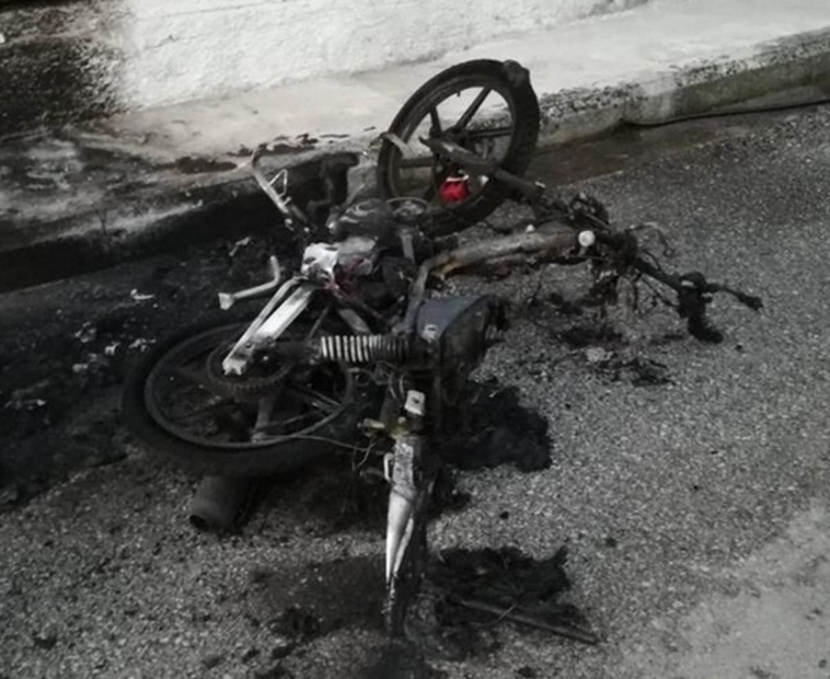 Τρίκαλα: Αστυνομικός βρήκε το μηχανάκι του σε αυτή την κατάσταση – Συμπληρώθηκε το πάζλ με συλλήψεις [pic]