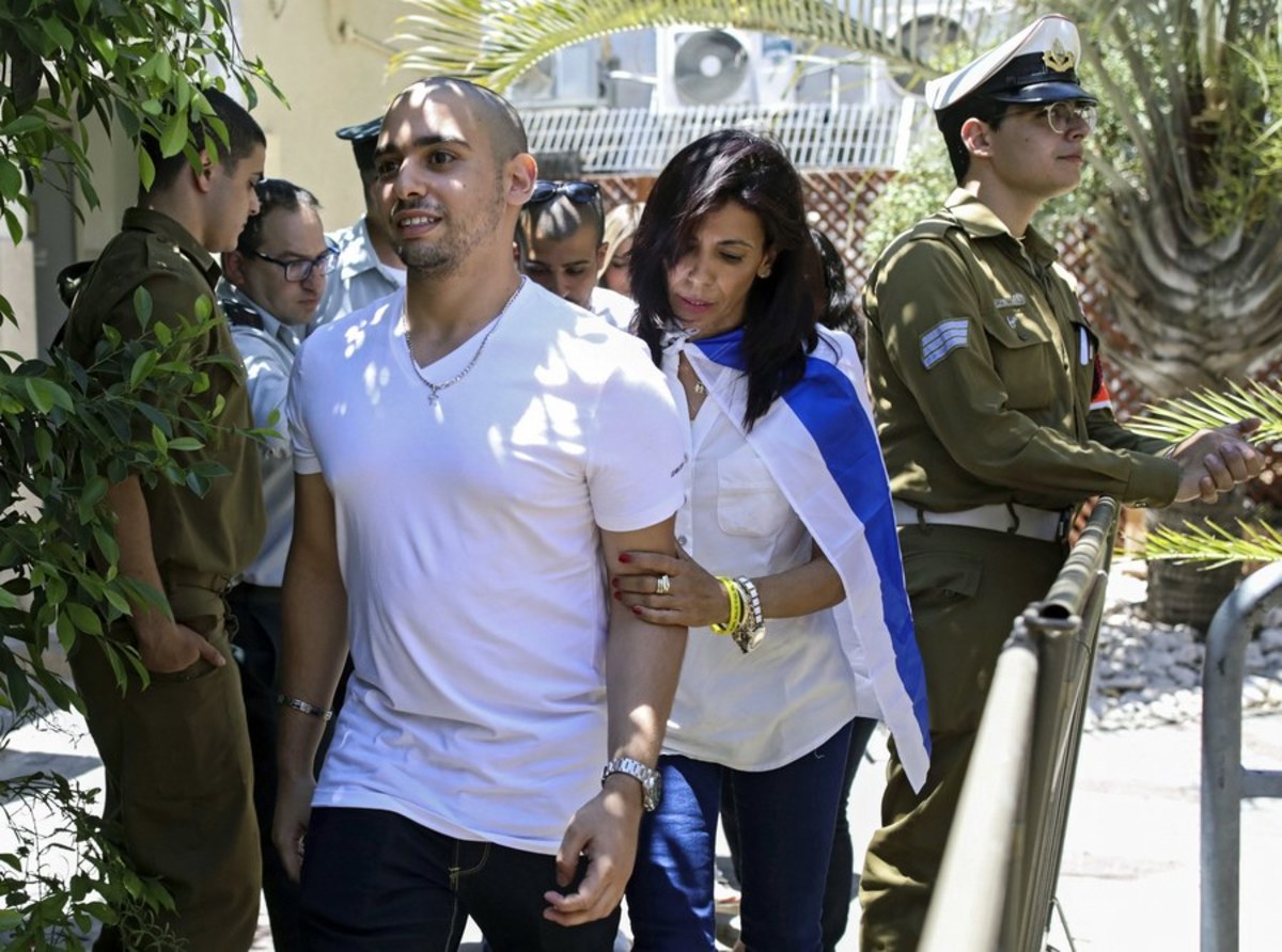 Ντροπή! Μείωσαν την ποινή χάδι του στρατιώτη που εκτέλεσε ανήμπορο και τραυματισμένο Παλαιστίνιο
