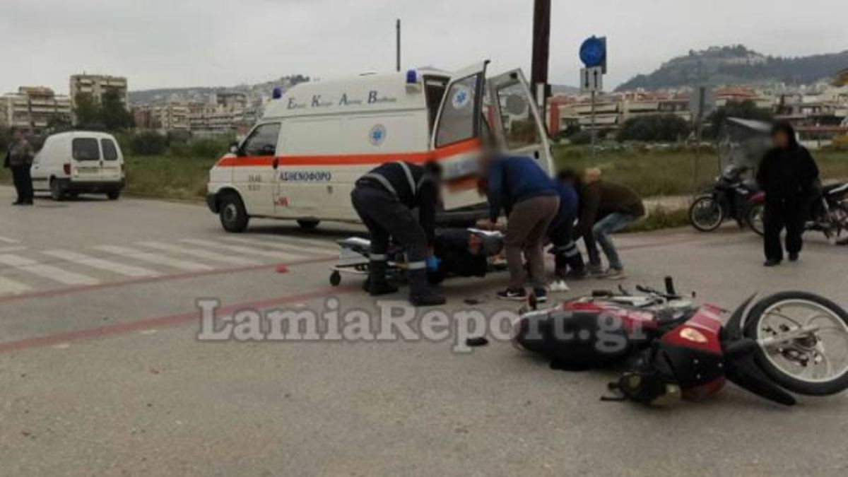 Σοβαρό τροχαίο στη Λαμία – Τραυματίστηκε οδηγός μηχανής [pics]