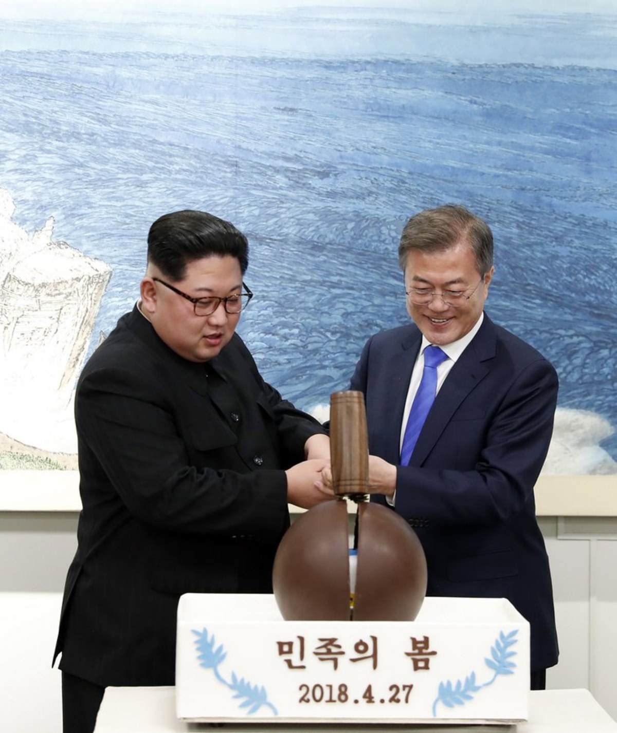 Ο Κιμ Γιονγκ Ουν έστειλε δώρο… δύο λευκά κυνηγόσκυλα στον Νοτιοκορεάτη πρόεδρο [pics]