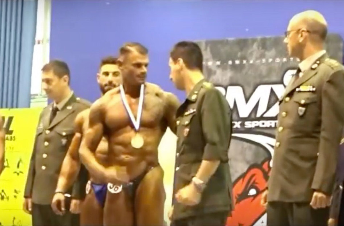 Γιώργος Μαργαρίτης: Ο επίλαρχος – bodybuilder του Στρατού Ξηράς αφιέρωσε το χρυσό στους Μητρετώδη – Κούκλατζη