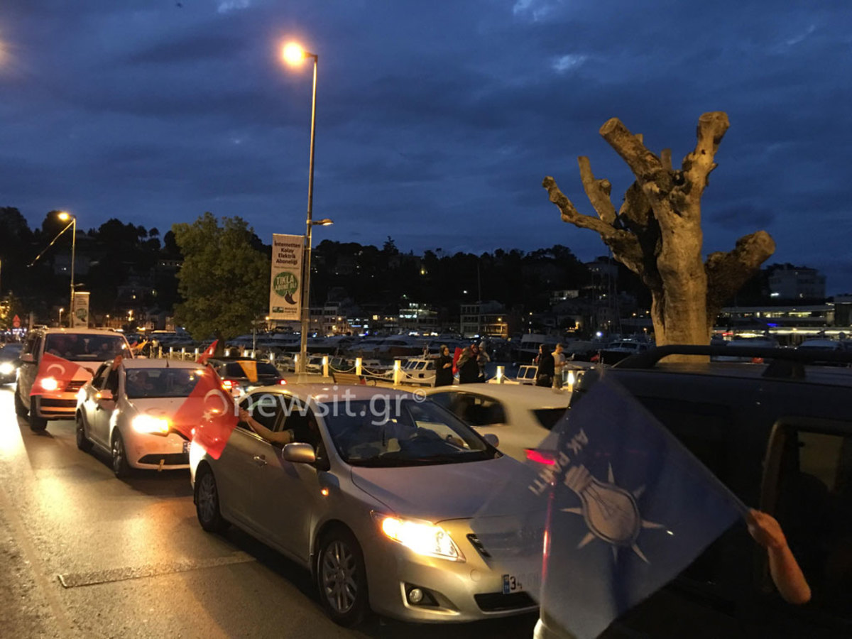 Πλημμύρισε η Κωνσταντινούπολη οπαδούς του Ερντογάν