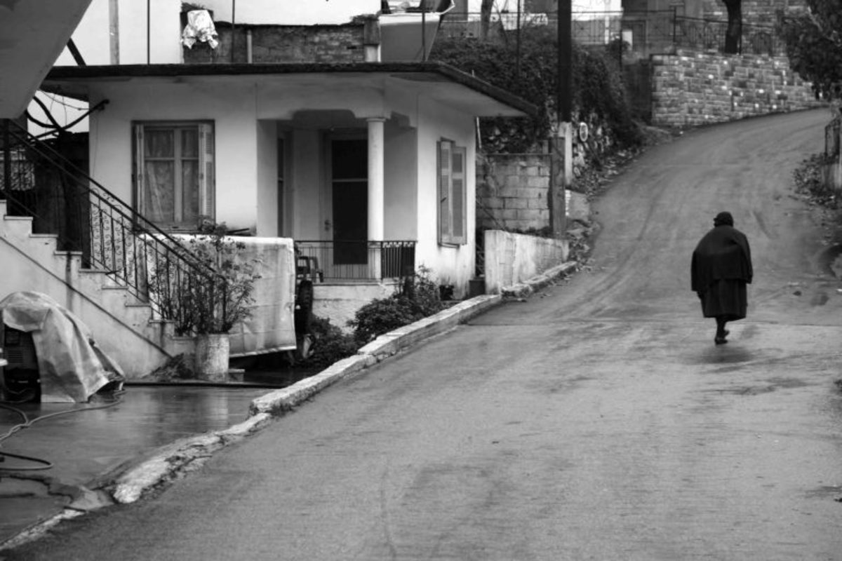 Κρήτη: Η συγκινητική ιστορία γριούλας που βρέθηκε στα ΚΤΕΛ – Έλεγε την αλήθεια στους αστυνομικούς!