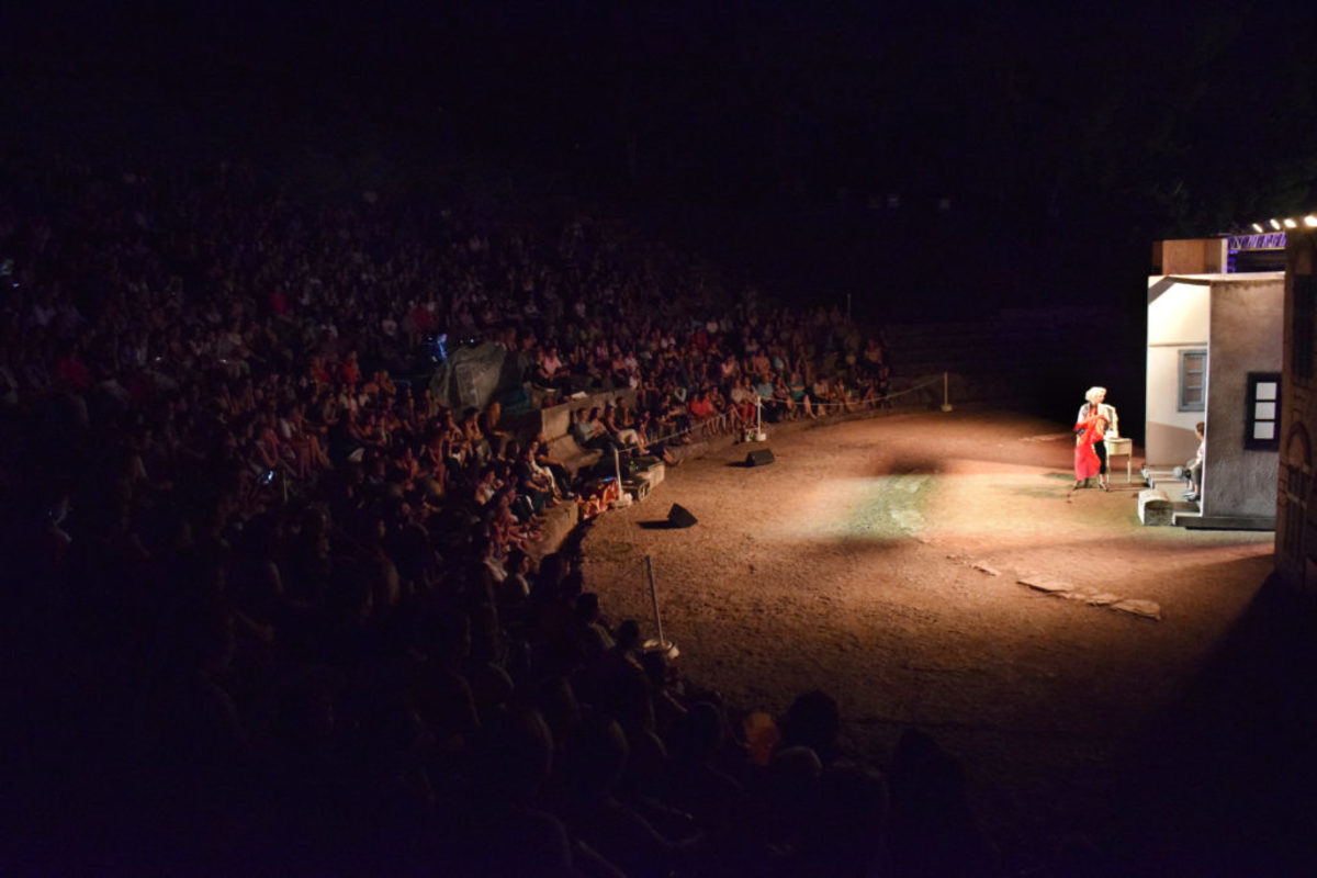 Μυτιλήνη: Έργα αποκατάστασης στο αρχαίο θέατρο – Η χωρητικότητά του έφτανε τους 20.000 θεατές!