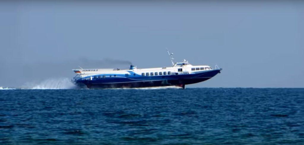 Ρωσία: Το νέο υπέρ σκάφος σκίζει τα κύματα σαν να ήτανε χαρτί – video