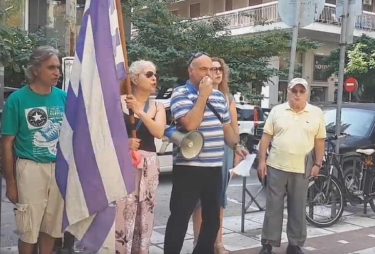 Θεσσαλονίκη: Νέα διαμαρτυρία για τη Μακεδονία – Έστειλαν μήνυμα στον μητροπολίτη Άνθιμο με ντουντούκα [vids]