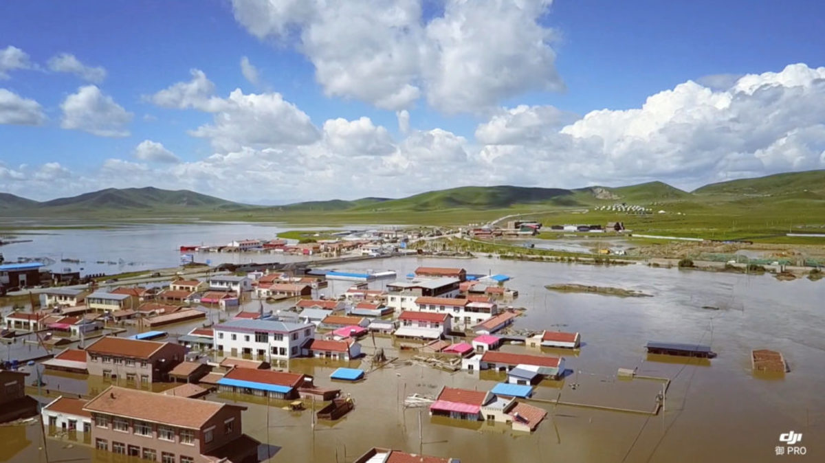 Χάος στην Κίνα από τις πλημμύρες – Τεράστιες οι καταστροφές [pics]