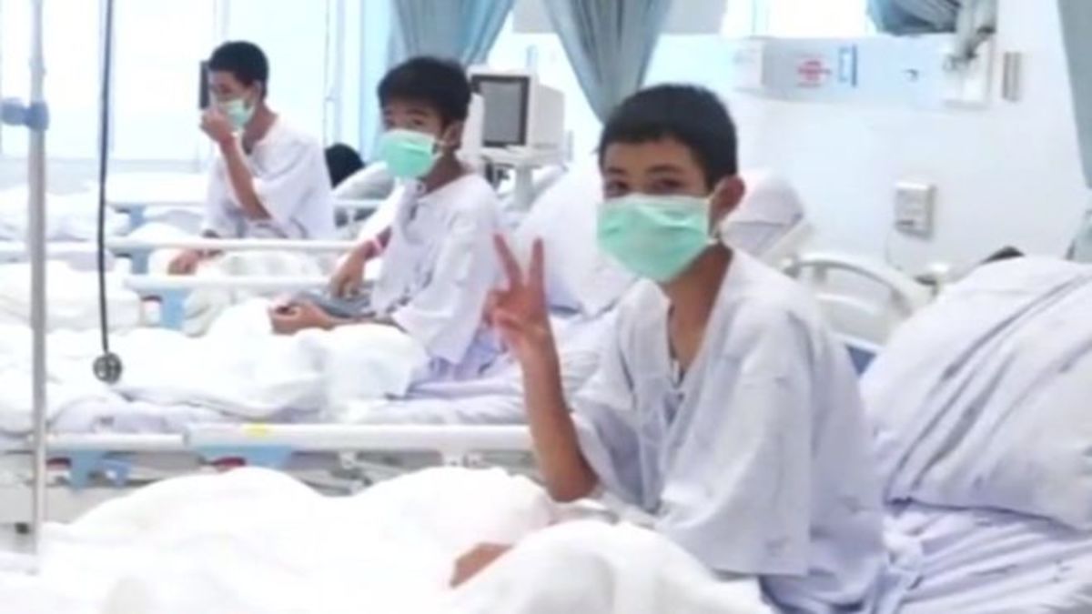 Ταϊλάνδη:  Οι πρώτες εικόνες των παιδιών μέσα από το νοσοκομείο! – video