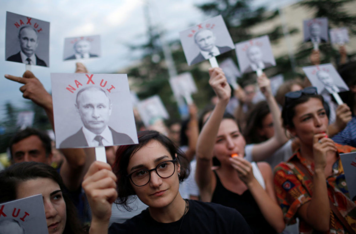 Δημοσκόπηση: Απαισιόδοξοι οι Ρώσοι για την οικονομική τους κατάσταση