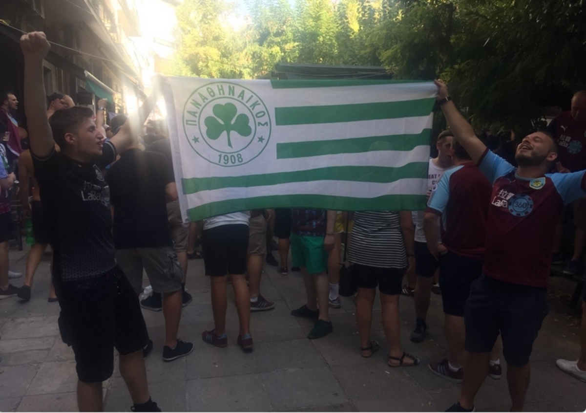 Οπαδοί της Μπέρνλι με σημαία Παναθηναϊκού! Κυκλοφορούσαν στους δρόμους της Αθήνας
