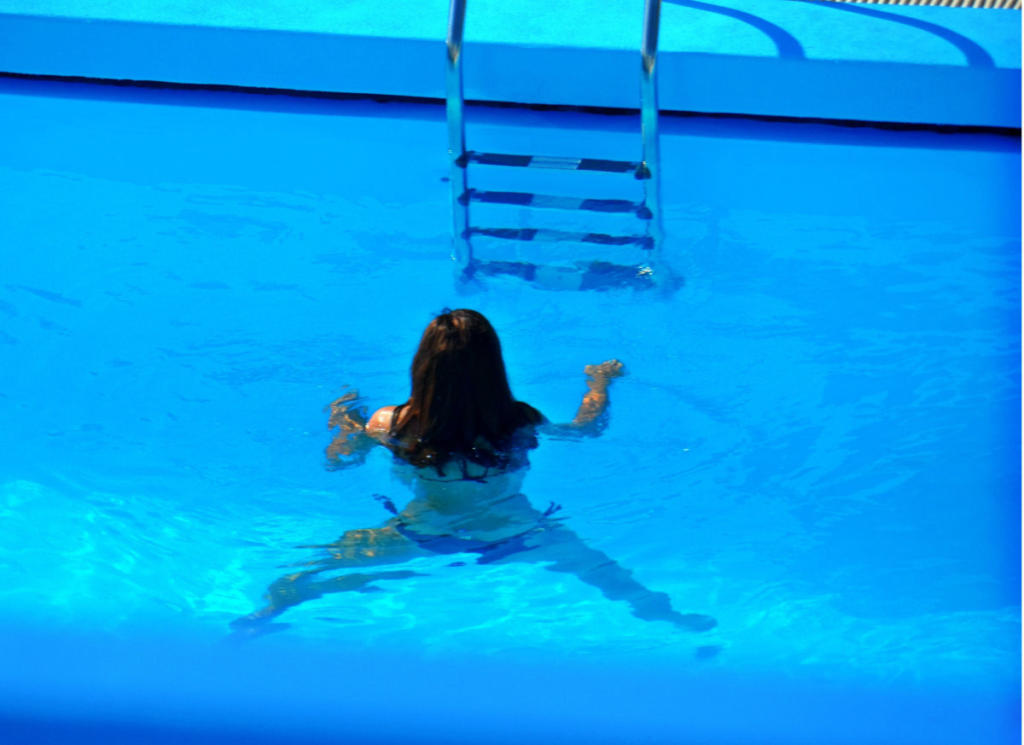 Ηράκλειο: Πέθανε την ώρα που κολυμπούσε στην πισίνα του ξενοδοχείου – Σπαραγμός για τη γυναίκα!