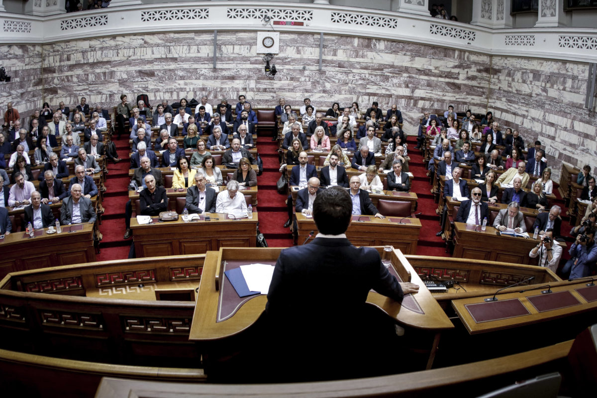 “Σκοτωμός” στον ΣΥΡΙΖΑ για τη Συμφωνία των Πρεσπών! Καραγιαννίδης: “Να μαζέψουν τον Μιχελογιαννάκη”