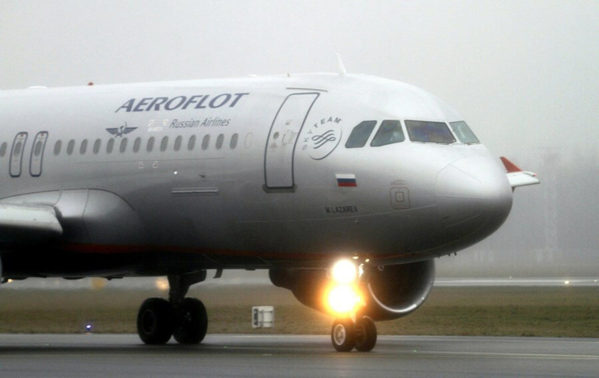 Τρόμος σε πτήση της Aeroflot – Ένοπλος κρατάει 75 ομήρους