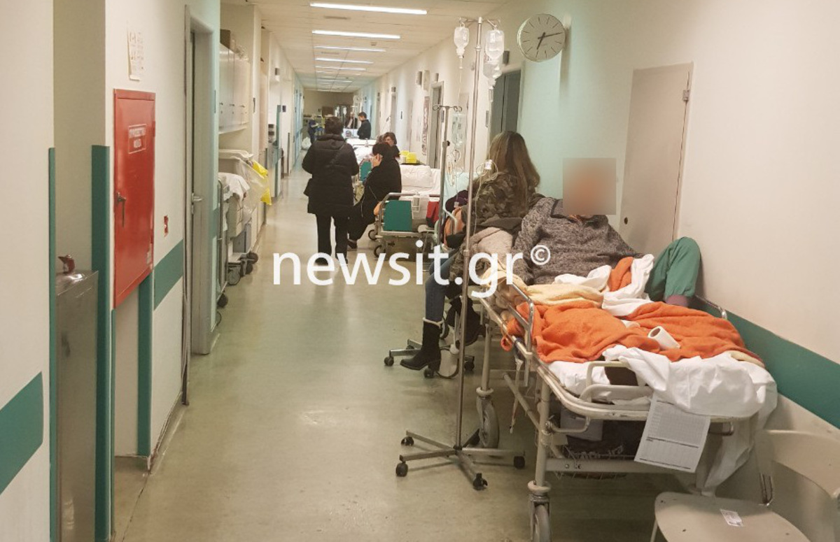 Αττικόν: Τριτοκοσμικές καταστάσεις στο νοσοκομείο – Ασθενείς περιμένουν… στα φορεία! – video