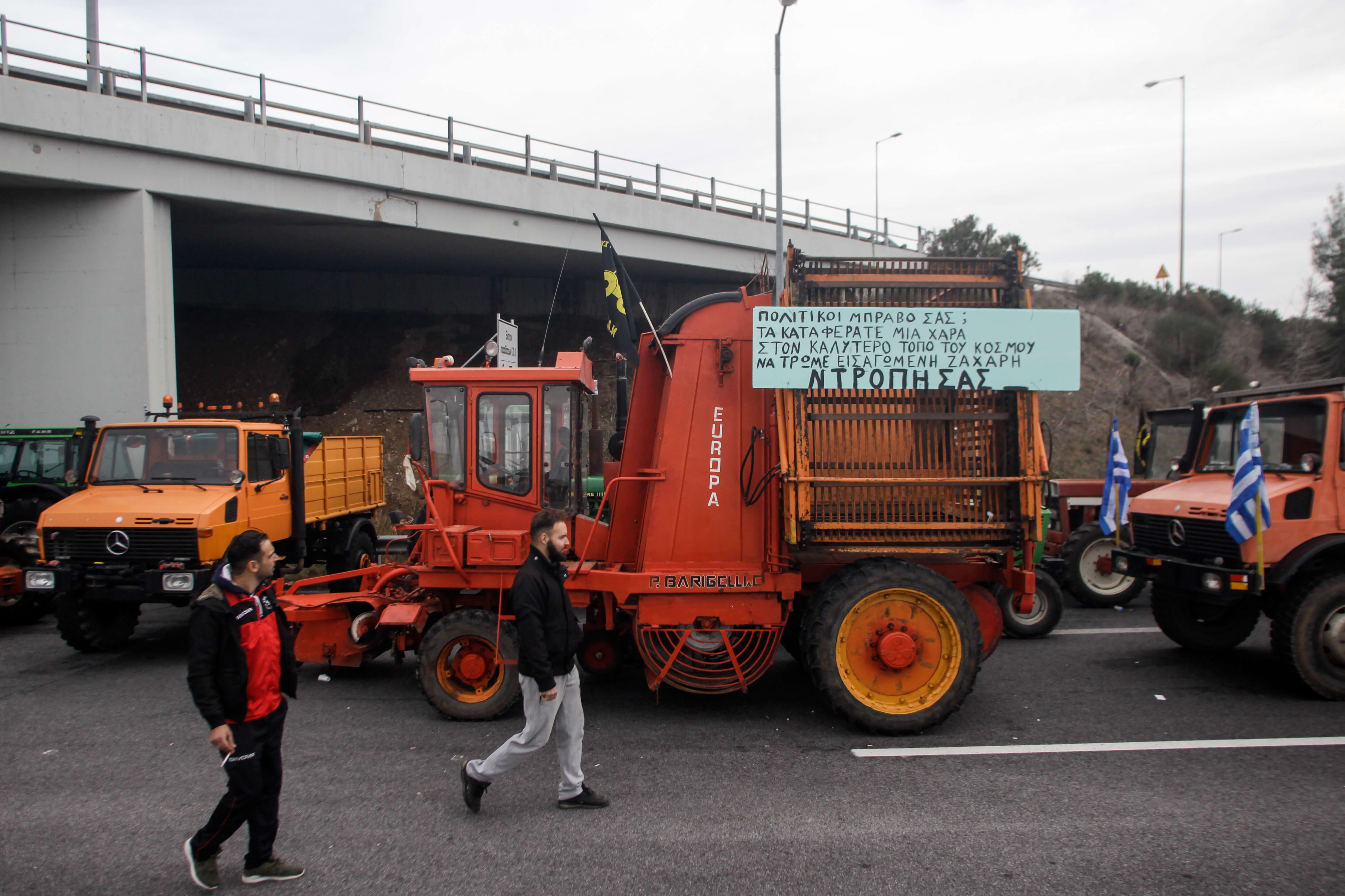 Μακεδονία: Οι αγρότες δυναμώνουν τα μπλόκα και ζητούν συνάντηση υπό τον Αλέξη Τσίπρα!