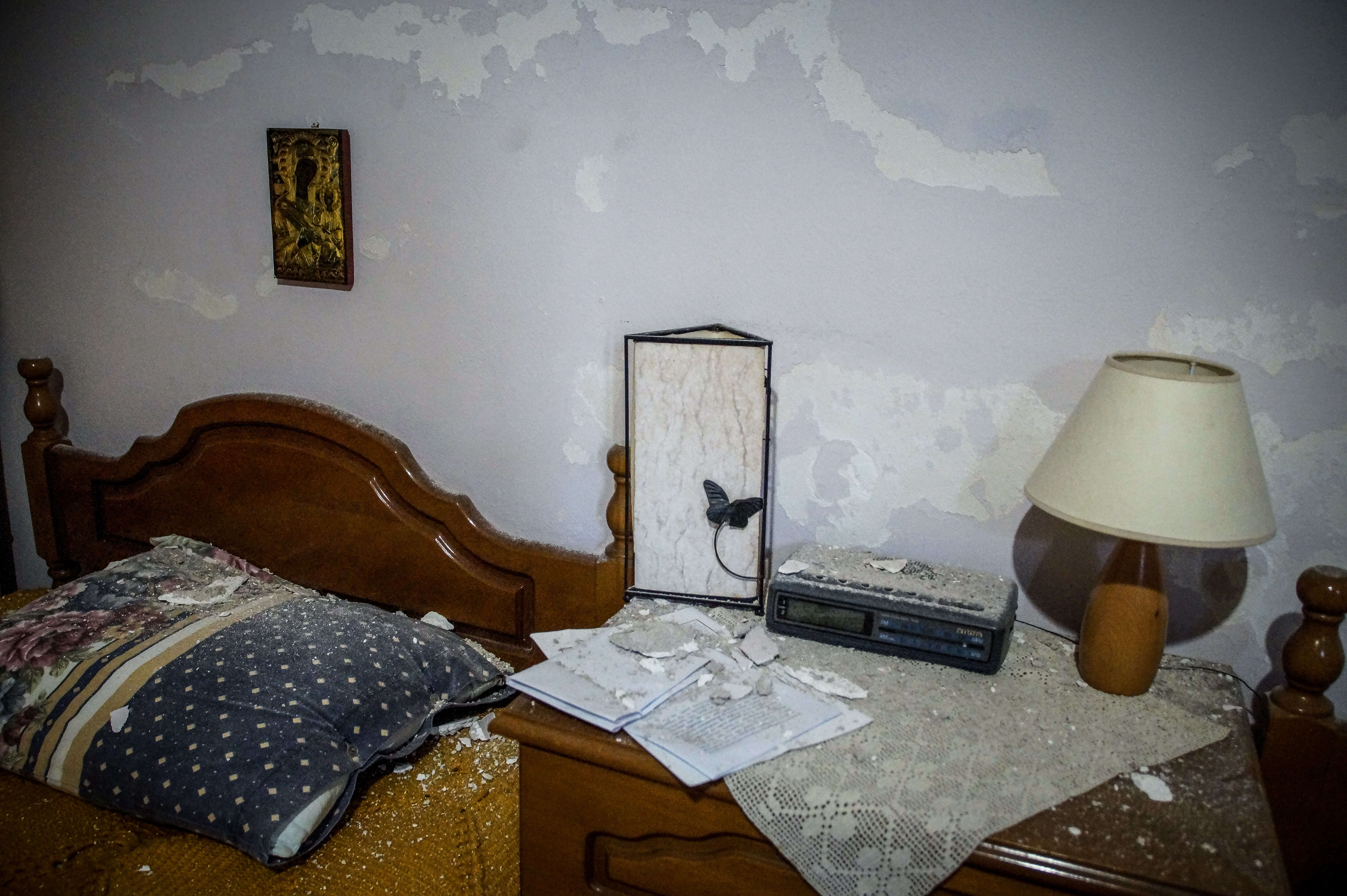 Σεισμός στην Πρέβεζα: Ρωγμές σε σπίτια και σχολεία – Οι πρώτες εικόνες μετά τα 5,2 Ρίχτερ [pics]