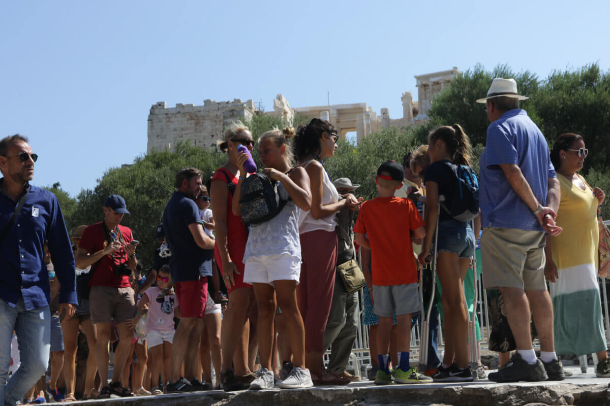 Ξεπέρασαν τα 30 εκατομμύρια οι τουρίστες στην Ελλάδα το 2018