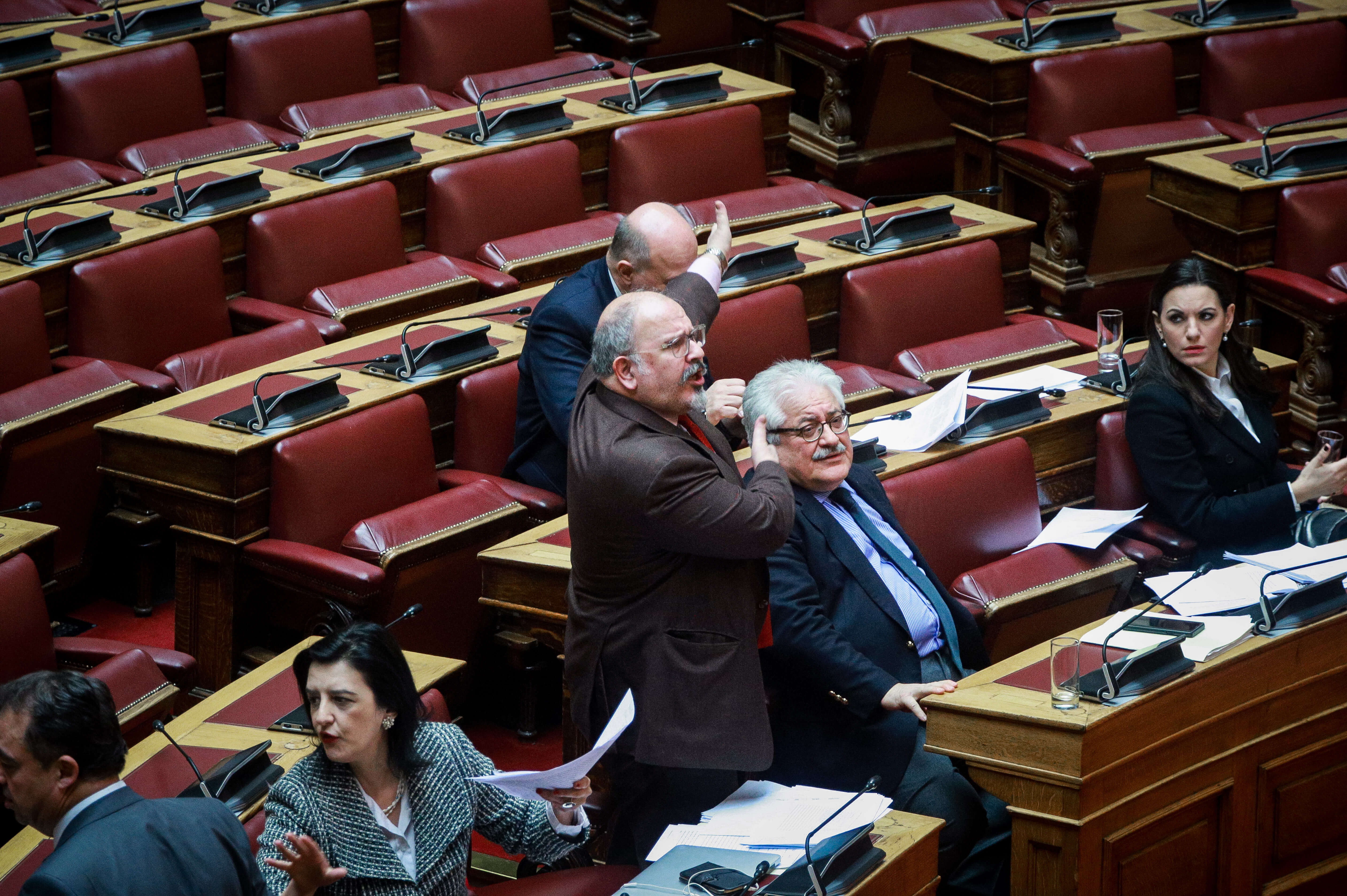 Κόντρες εκτός ελέγχου στη Βουλή για τον Νίκο Γεωργιάδη