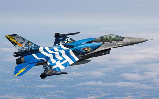 Μην τρομάξετε! Μαχητικά της Πολεμικής Αεροπορίας θα “σκίσουν” τον ουρανό της Αθήνας σε λίγα λεπτά