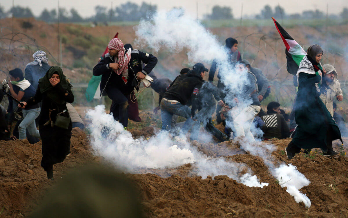 Γάζα: Ένας νεκρός παλαιστίνιος και δεκάδες τραυματίες από τις συμπλοκές με τον Ισραηλινό στρατό