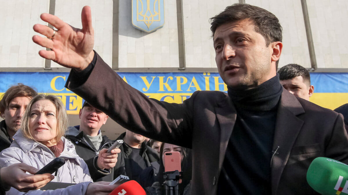 Ουκρανία: Φαβορί για την προεδρία ο κωμικός Βολοντίμιρ Ζελένσκι