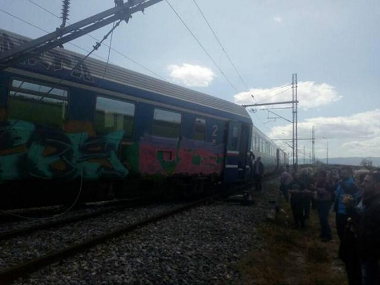 Εκτροχιασμός τρένου Intercity μετά τον σταθμό Παλαιοφαρσάλου [pics]